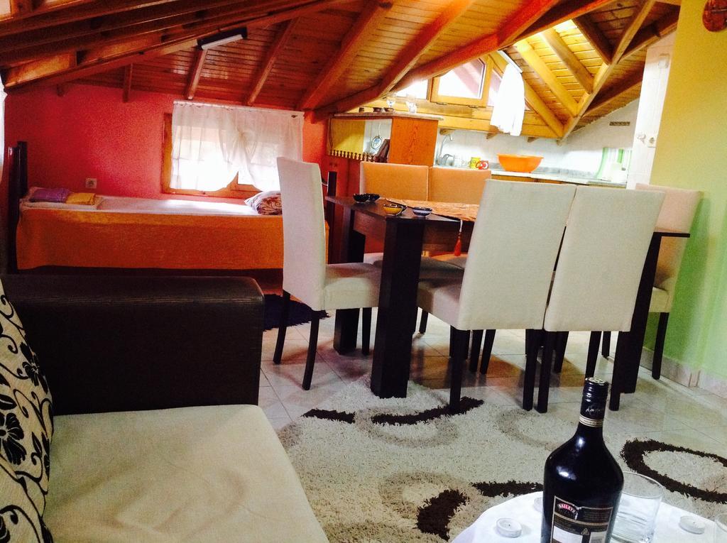 Tuana Hotel Side Room photo
